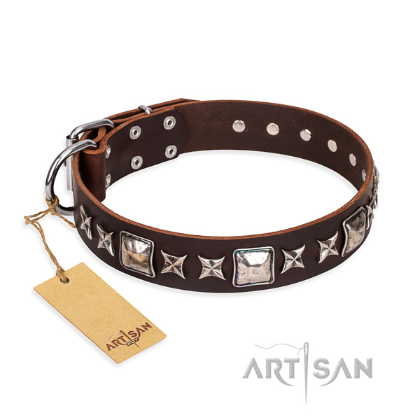 Fashionable full grain genuine leather dog collar for handy use