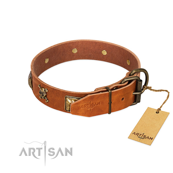 Stylish design natural leather dog collar with corrosion proof decorations